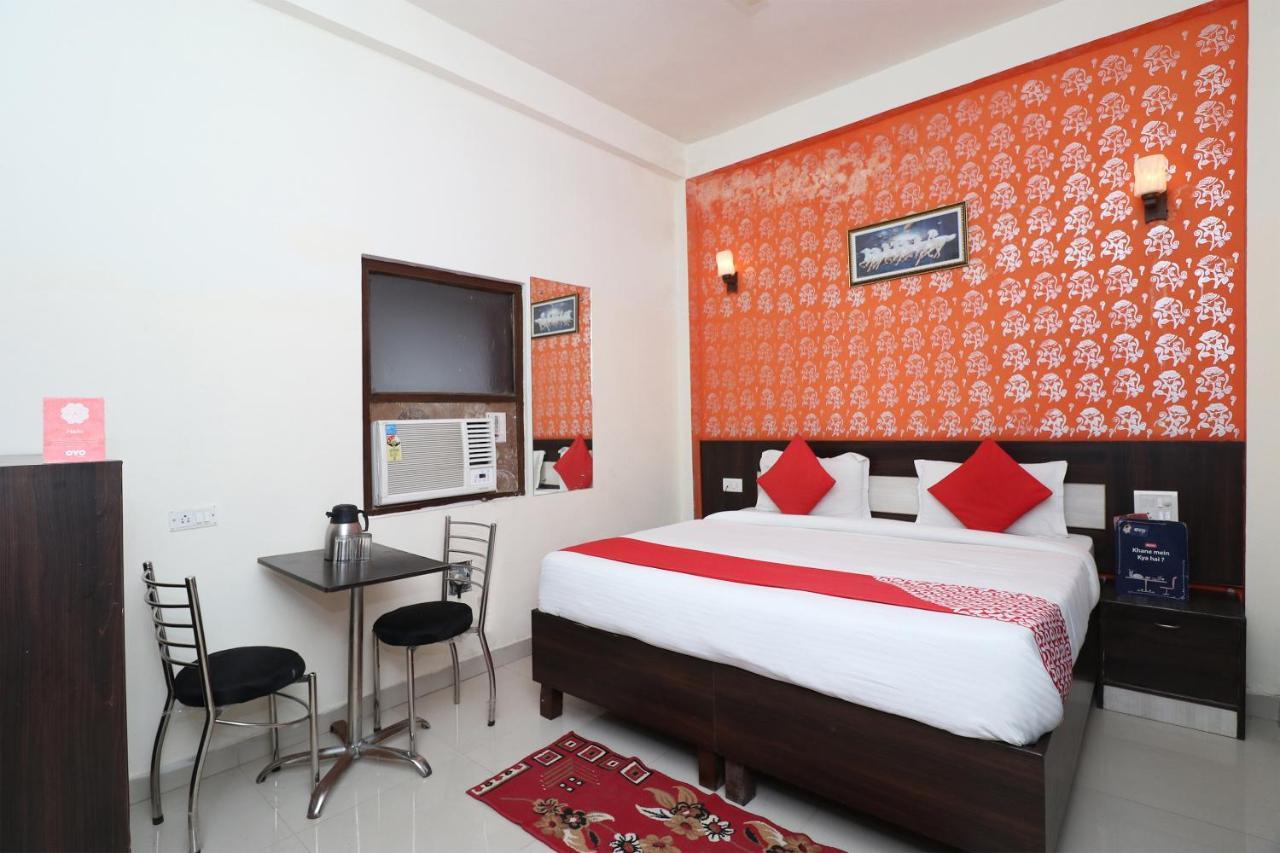 Oyo 22656 Taj Paradise Hotel 3*