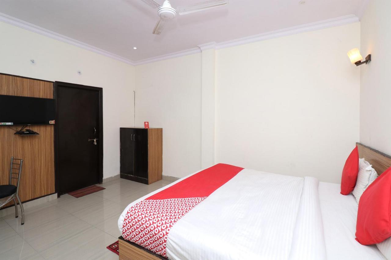 Hotel Oyo 22656 Taj Paradise 3*